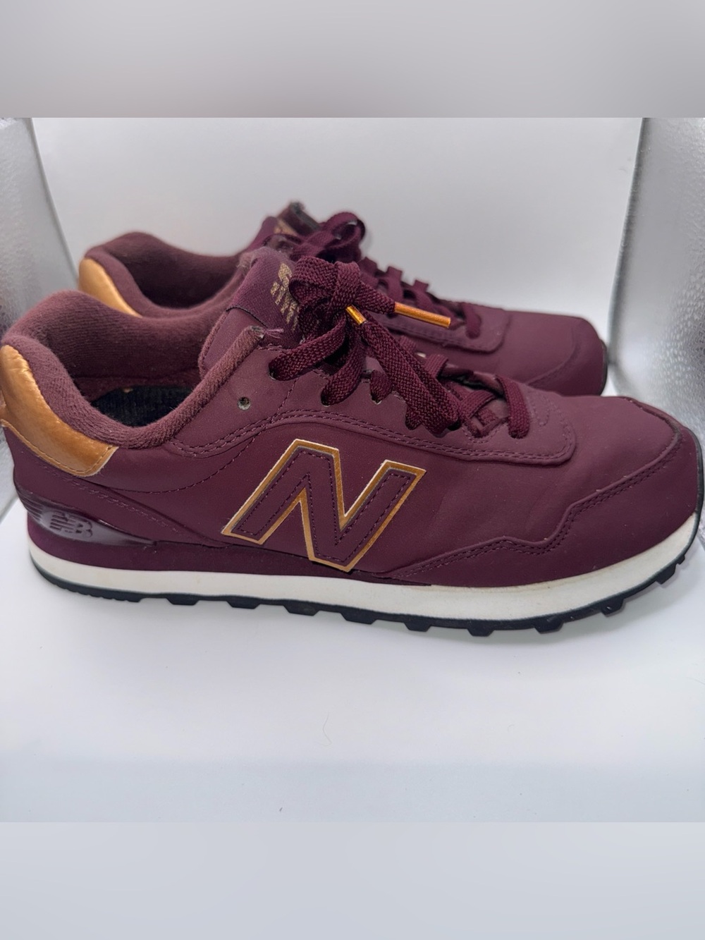 Women’s New Balance 515 In Maroon/ Burgundy with Gold Accents Size 7 Preowned